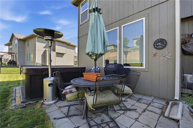 2776 W Sitka Drive, Olathe, KS 66061