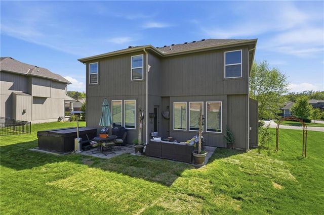 2776 W Sitka Drive, Olathe, KS 66061