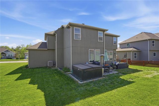 2776 W Sitka Drive, Olathe, KS 66061