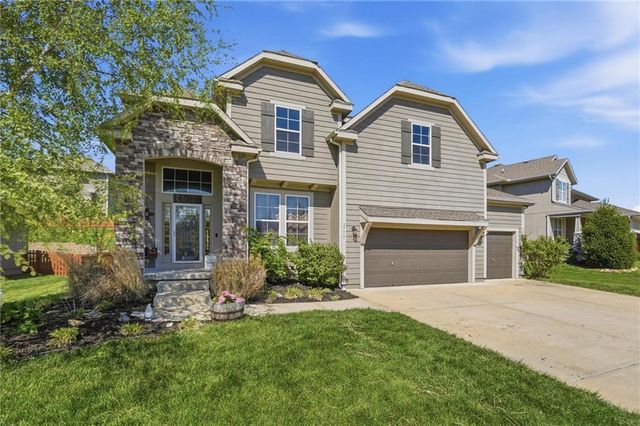 2776 W Sitka Drive, Olathe, KS 66061