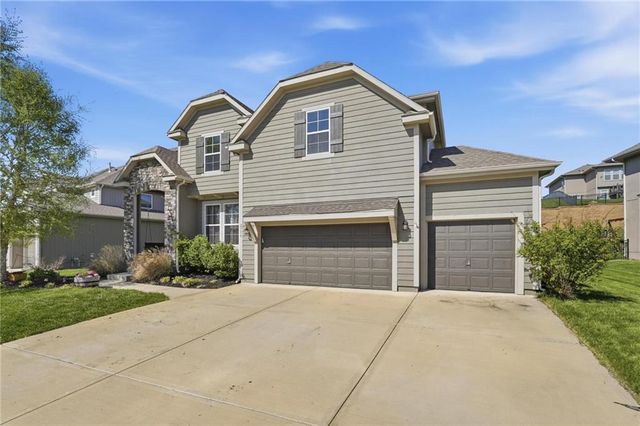 2776 W Sitka Drive, Olathe, KS 66061