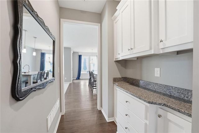 2776 W Sitka Drive, Olathe, KS 66061