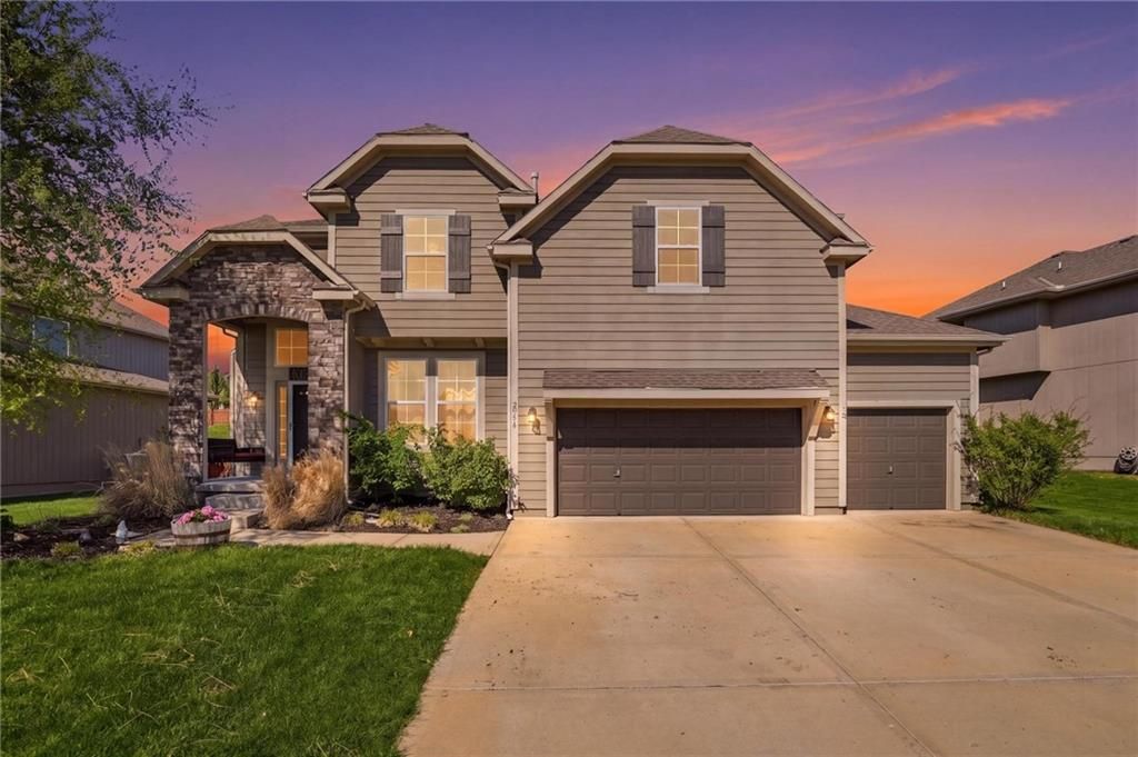 2776 W Sitka Drive, Olathe, KS 66061