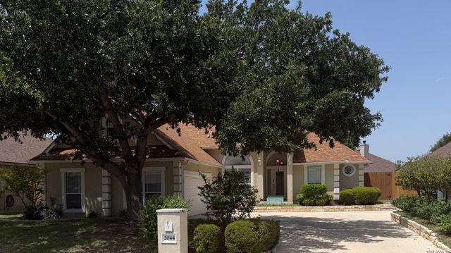 2044 N RANCH ESTATES BLVD, New Braunfels, TX 78130
