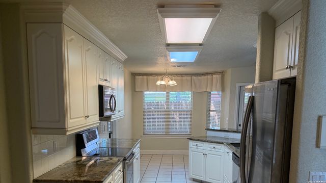 2044 N RANCH ESTATES BLVD, New Braunfels, TX 78130