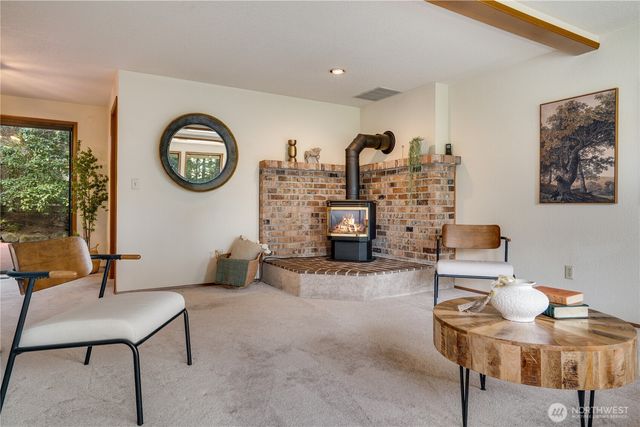 6802 Twin Hills Drive W, University Place, WA 98467