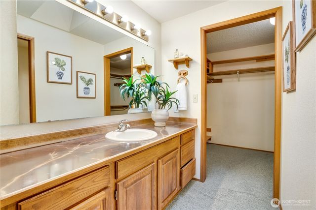 6802 Twin Hills Drive W, University Place, WA 98467