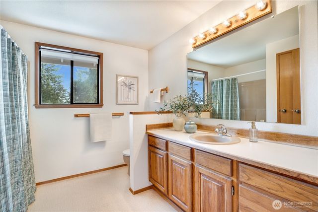 6802 Twin Hills Drive W, University Place, WA 98467