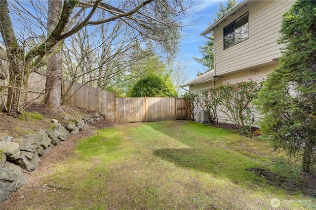 6802 Twin Hills Drive W, University Place, WA 98467