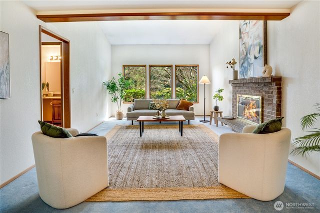 6802 Twin Hills Drive W, University Place, WA 98467