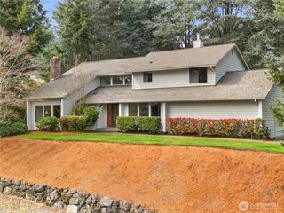 6802 Twin Hills Drive W, University Place, WA 98467