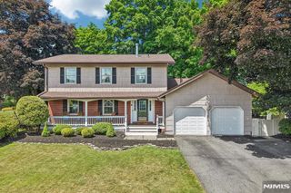 4 Holyoke Road, Wayne, NJ 07470