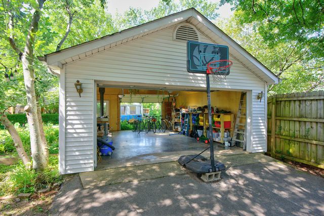 1376 Fontaine Road, Lexington, KY 40502