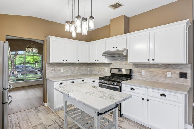 2656 Bradley LN, Round Rock, TX 78664
