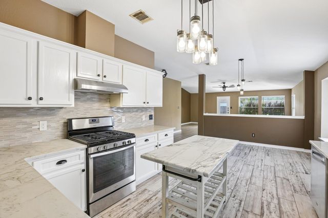 2656 Bradley LN, Round Rock, TX 78664