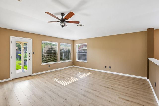 2656 Bradley LN, Round Rock, TX 78664