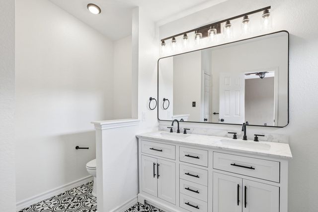2656 Bradley LN, Round Rock, TX 78664