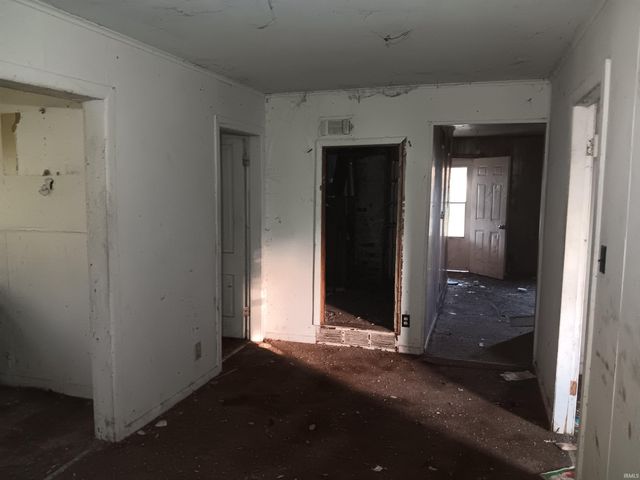 407 N Ledgerwood Street, Carlisle, IN 47838