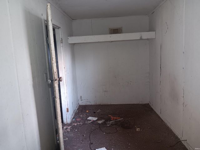 407 N Ledgerwood Street, Carlisle, IN 47838