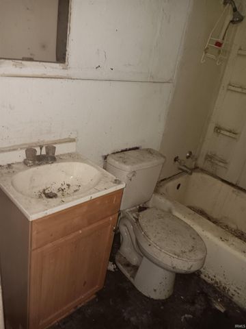 407 N Ledgerwood Street, Carlisle, IN 47838