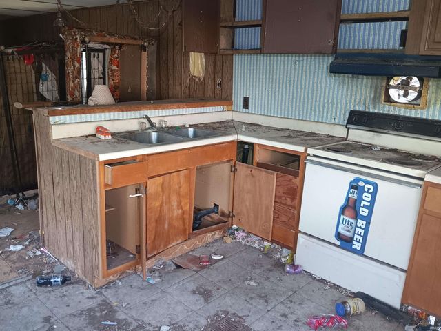 407 N Ledgerwood Street, Carlisle, IN 47838