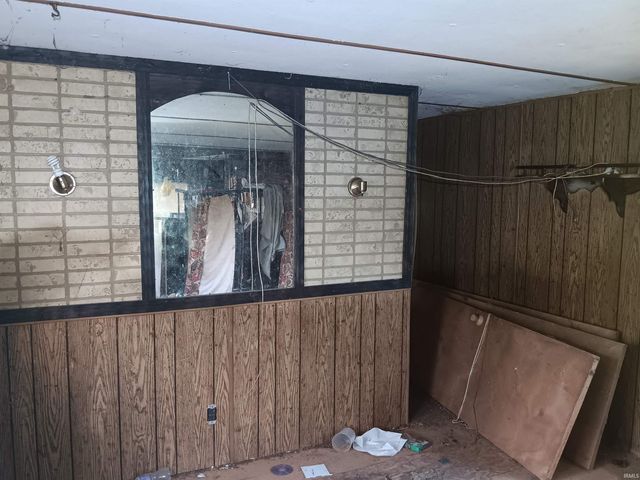 407 N Ledgerwood Street, Carlisle, IN 47838