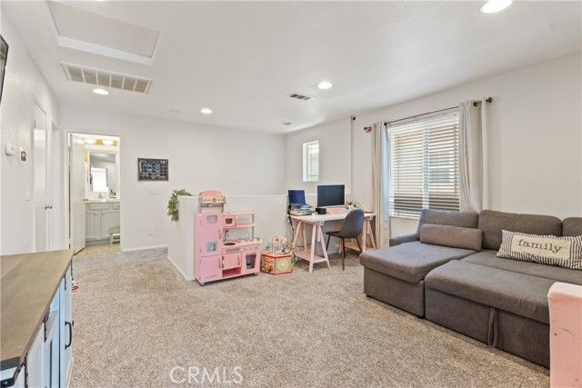 2614 Bellevue, Palmdale, CA 93550