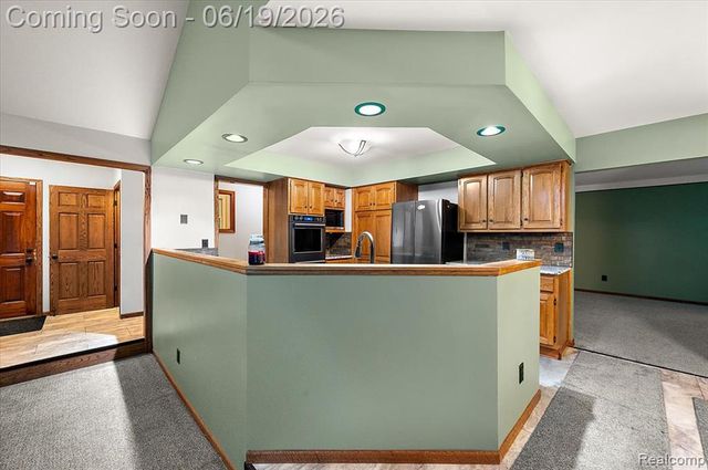 670 Rolling Acres Drive, Ortonville, MI 48462