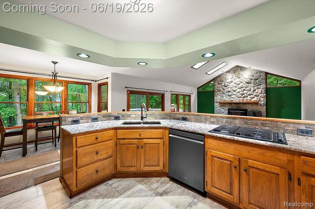 670 Rolling Acres Drive, Ortonville, MI 48462