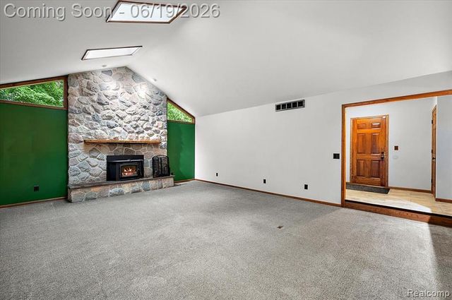670 Rolling Acres Drive, Ortonville, MI 48462
