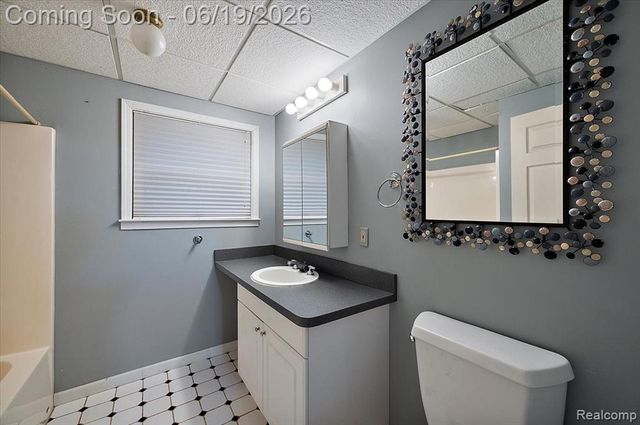 670 Rolling Acres Drive, Ortonville, MI 48462