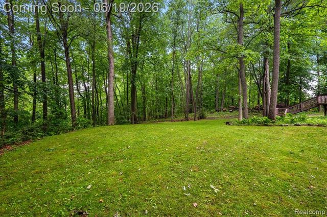 670 Rolling Acres Drive, Ortonville, MI 48462