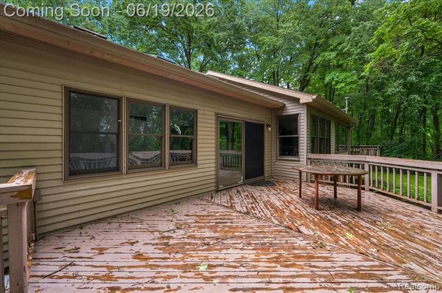 670 Rolling Acres Drive, Ortonville, MI 48462
