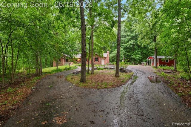 670 Rolling Acres Drive, Ortonville, MI 48462