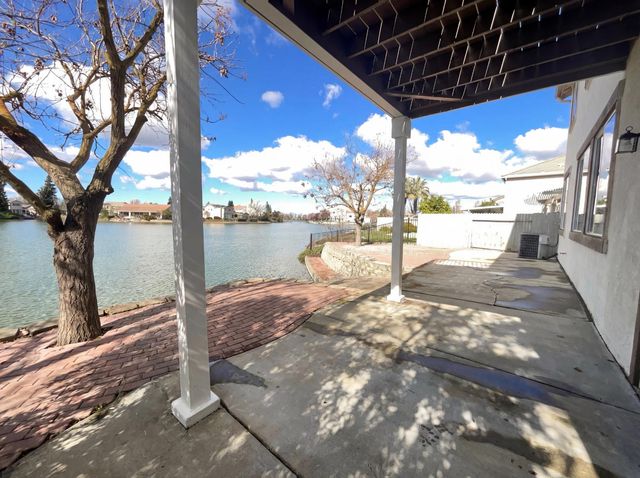 2724 Bertolani Cir, Elk Grove, CA 95758