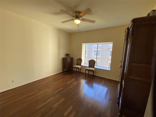 2207 S Braeswood Boulevard 42H, Houston, TX 77030