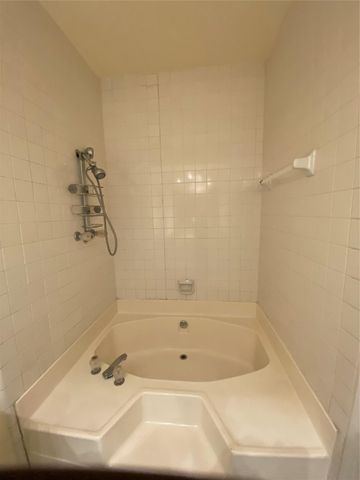 2207 S Braeswood Boulevard 42H, Houston, TX 77030