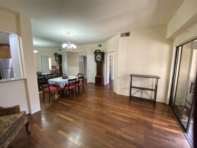 2207 S Braeswood Boulevard 42H, Houston, TX 77030