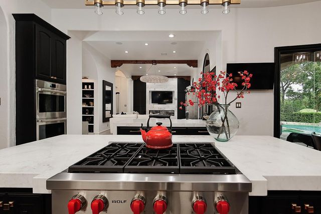 30 Player Green Place, The Woodlands, TX 77382