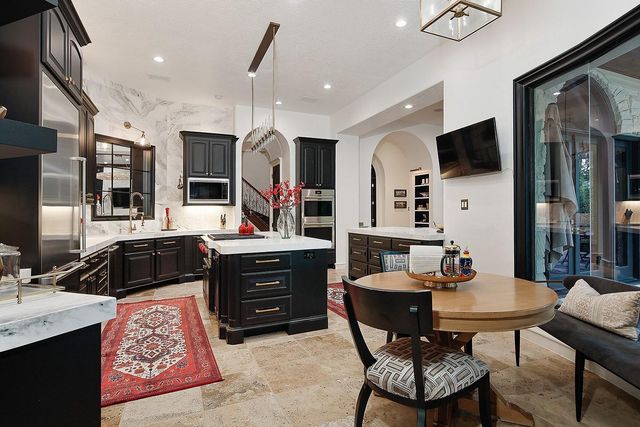 30 Player Green Place, The Woodlands, TX 77382