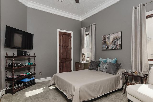 30 Player Green Place, The Woodlands, TX 77382