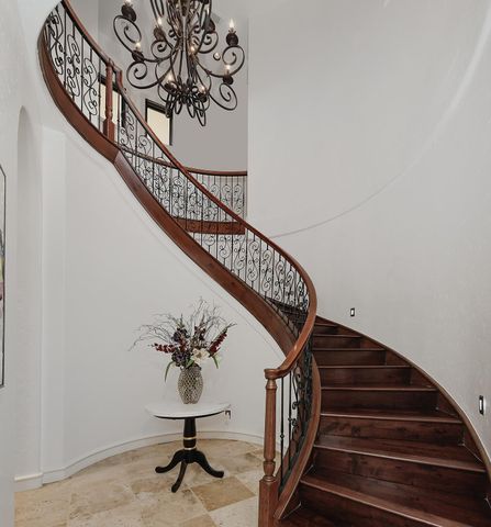 30 Player Green Place, The Woodlands, TX 77382