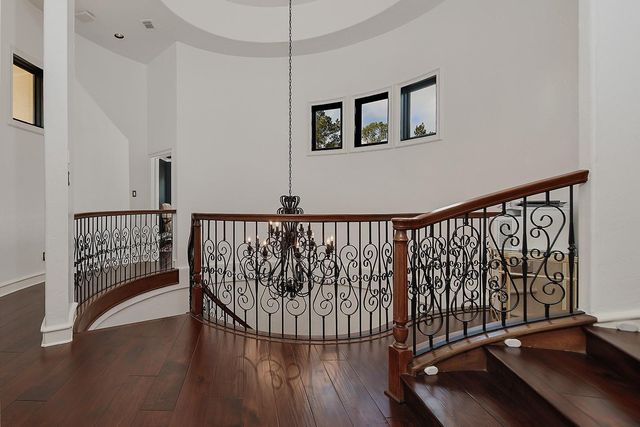 30 Player Green Place, The Woodlands, TX 77382