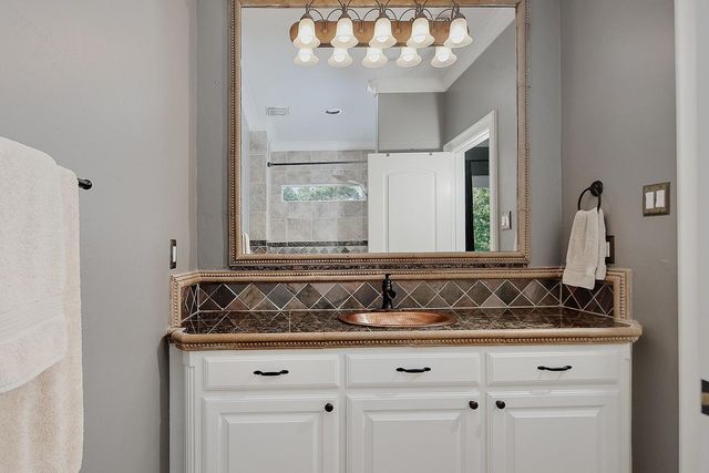 30 Player Green Place, The Woodlands, TX 77382