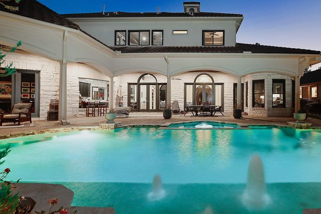 30 Player Green Place, The Woodlands, TX 77382