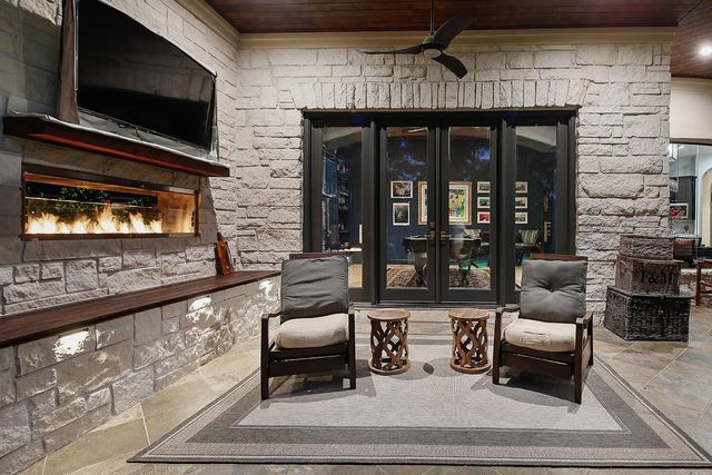 30 Player Green Place, The Woodlands, TX 77382