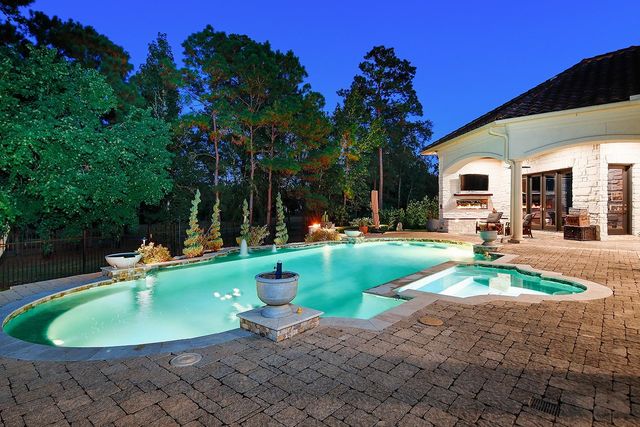 30 Player Green Place, The Woodlands, TX 77382