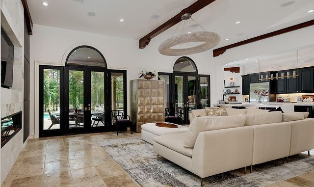 30 Player Green Place, The Woodlands, TX 77382