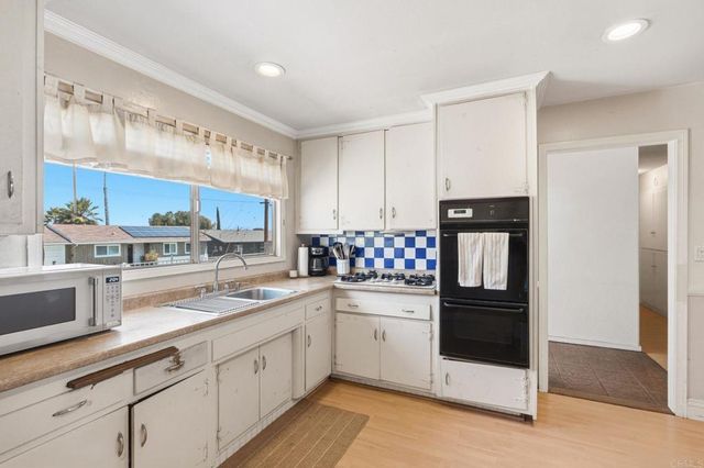 9644 E Hartland Circle, Santee, CA 92071