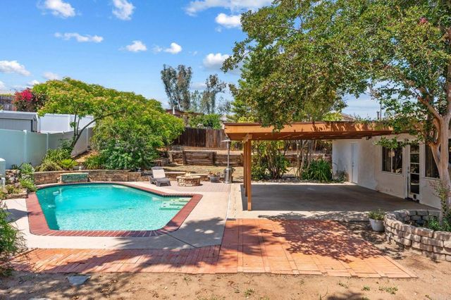 9644 E Hartland Circle, Santee, CA 92071